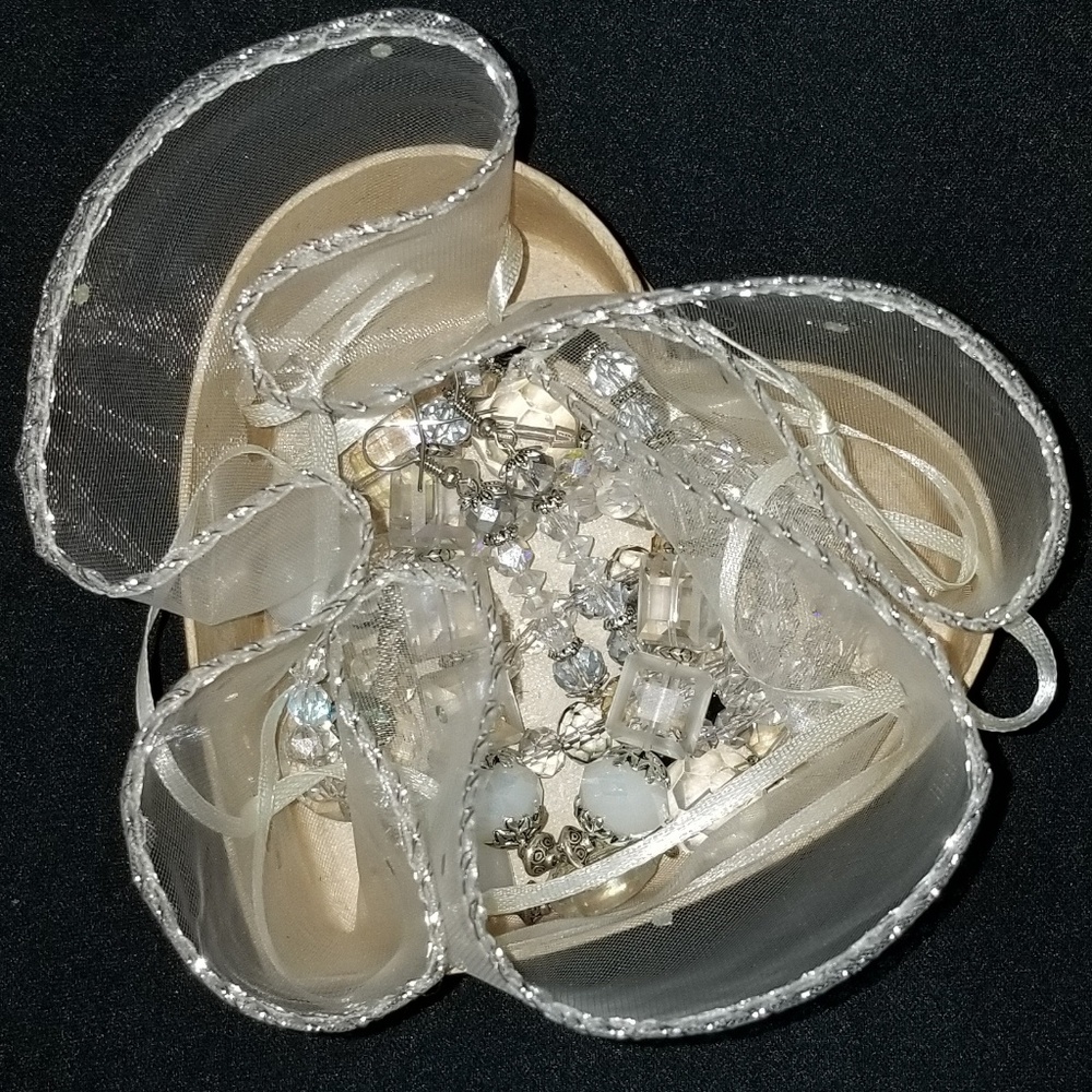 Jewelry - Picture 5 of 8